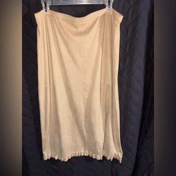 Max Studio Cream Suede Ruched Midi Skirt Casual Resort Wear - Picture 1 of 8